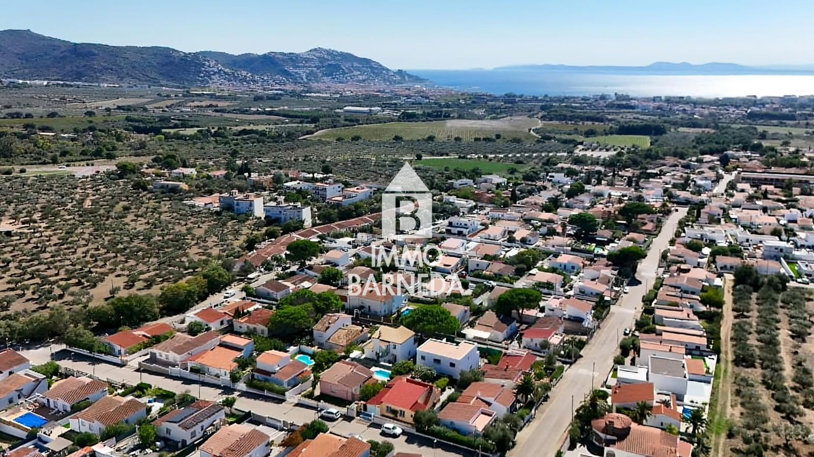 Renovated detached house with large garden in Mas Buscà – Roses
