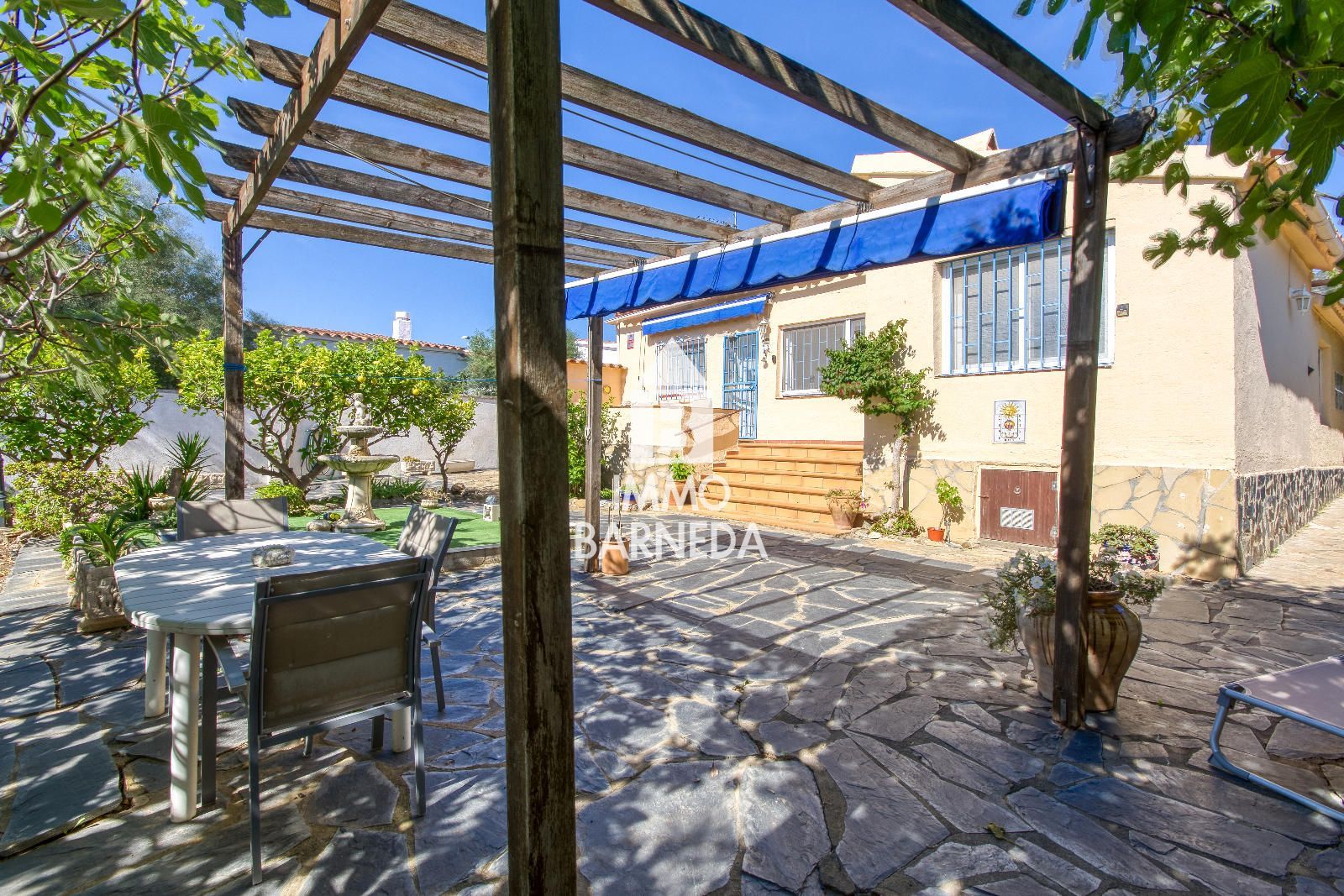 Renovated detached house with large garden in Mas Buscà – Roses