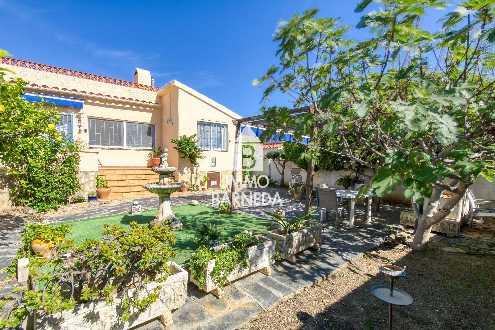 Maison individuelle rénovée avec grand jardin à Mas Buscà – Roses