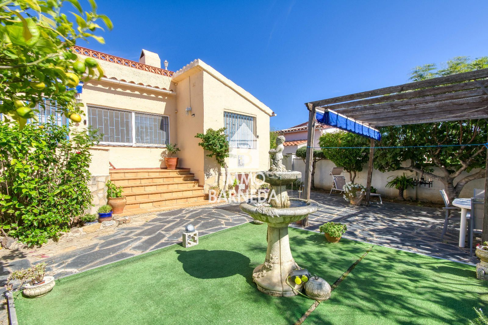 Renovated detached house with large garden in Mas Buscà – Roses