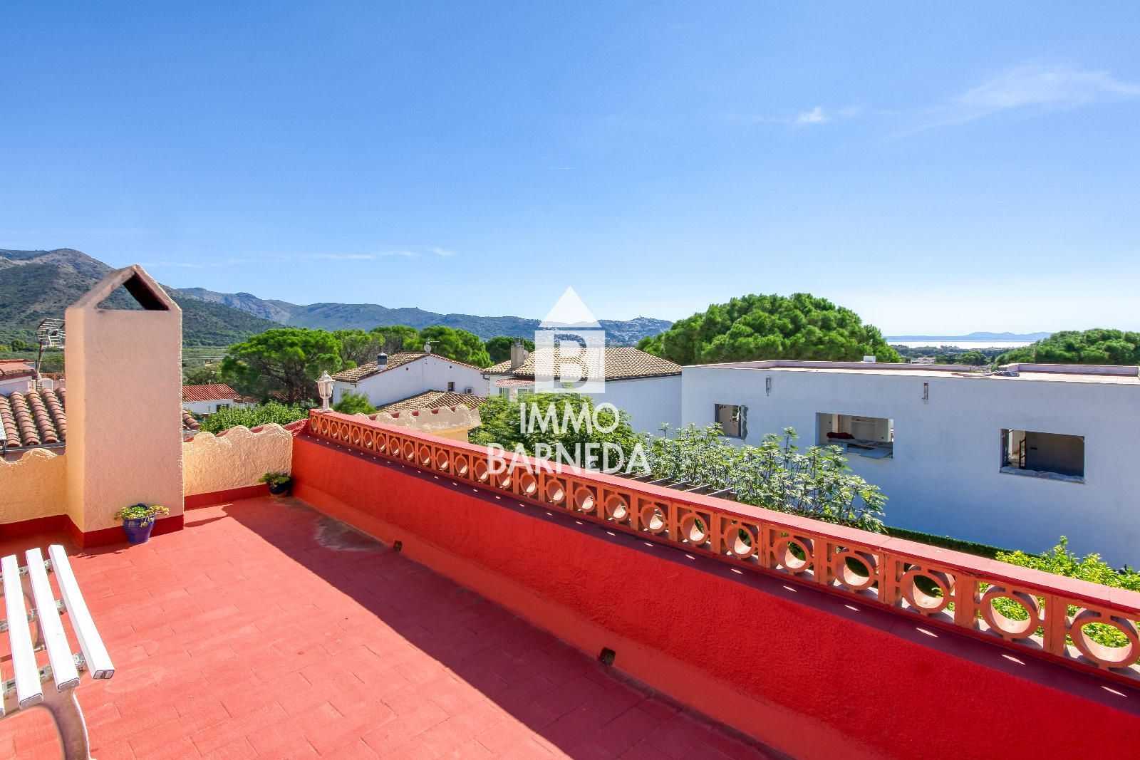 Renovated detached house with large garden in Mas Buscà – Roses