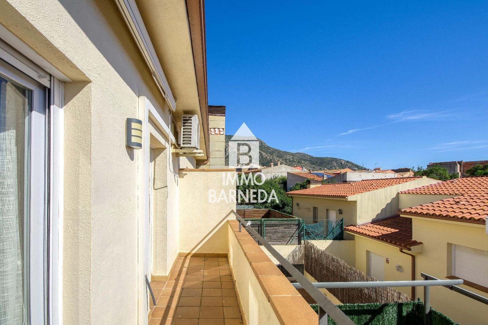 Modern and bright terraced house in Palau-Saverdera