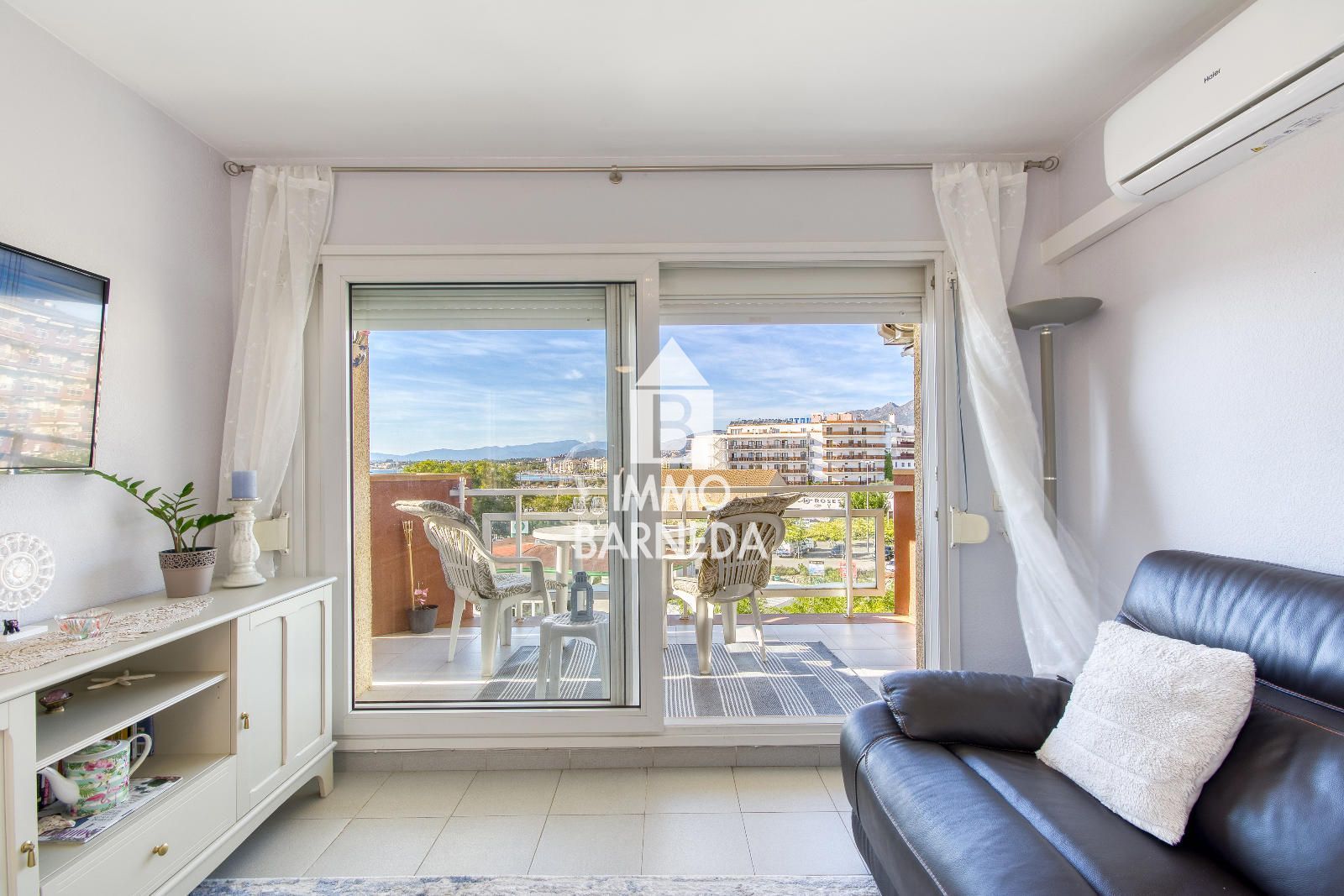 Espectacular apartamento en primera línea de mar en Roses – Zona Puerto Pesquero