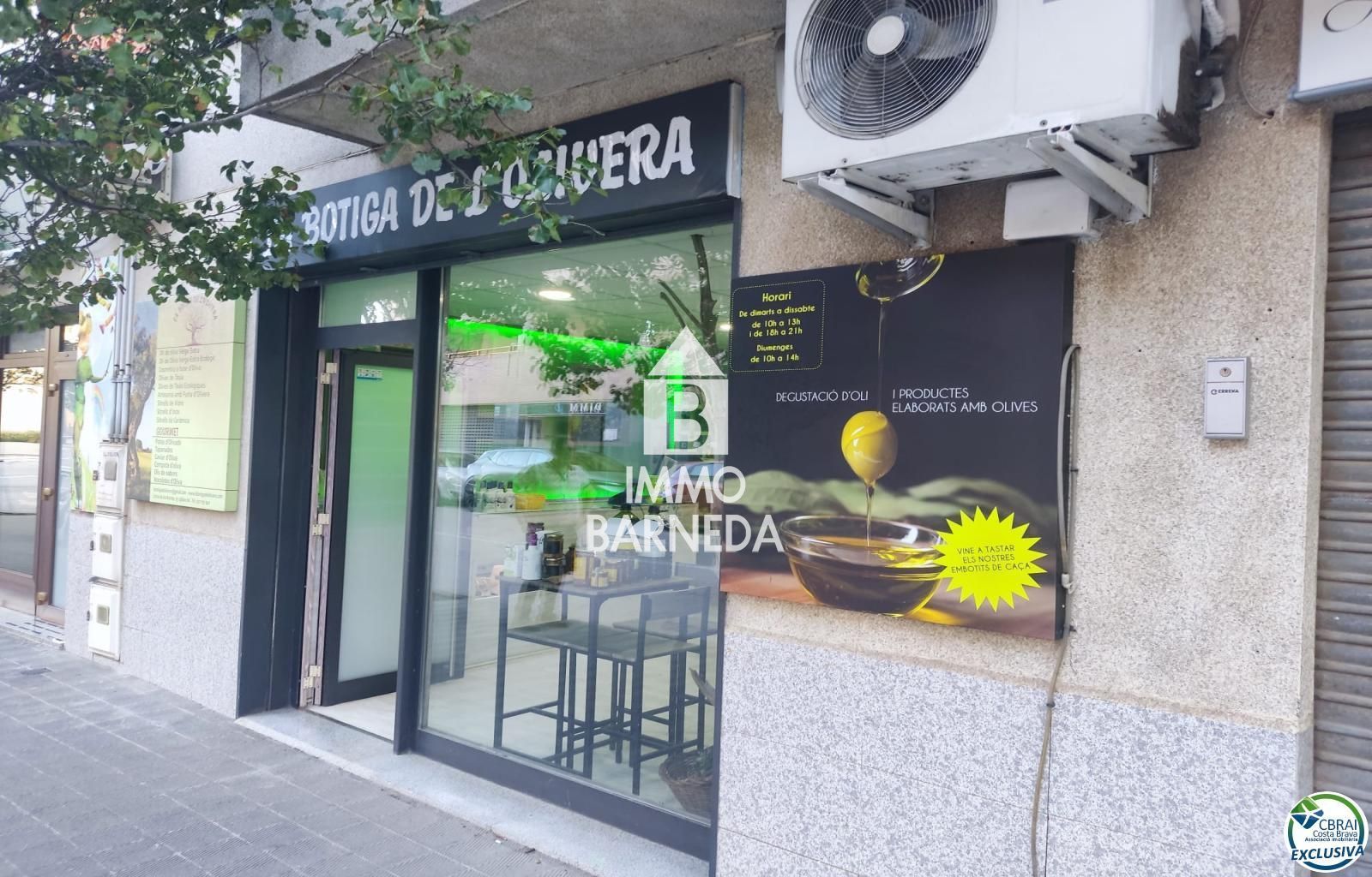 Oportunidad de local comercial en el centro de Roses, muy cerca del mercado de los Domingos.