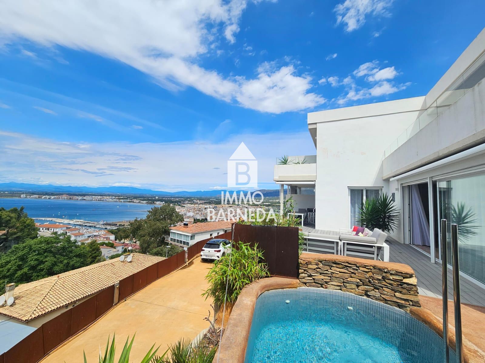 Exclusive Contemporary Villa with Panoramic Sea Views in Roses