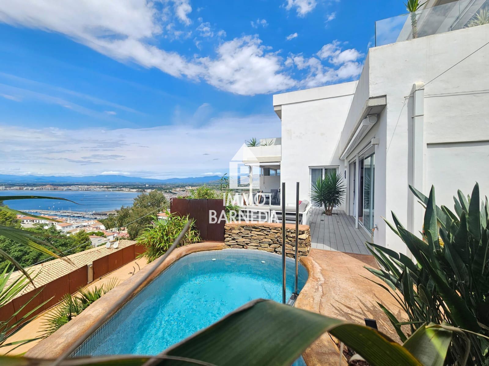 Exclusive Contemporary Villa with Panoramic Sea Views in Roses