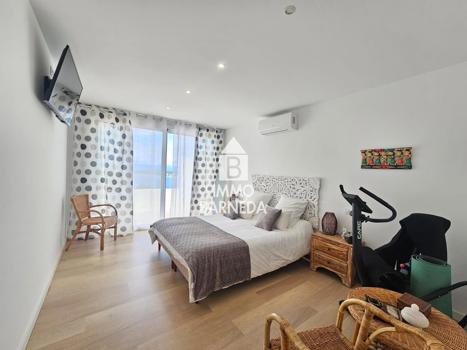 Exclusive Contemporary Villa with Panoramic Sea Views in Roses