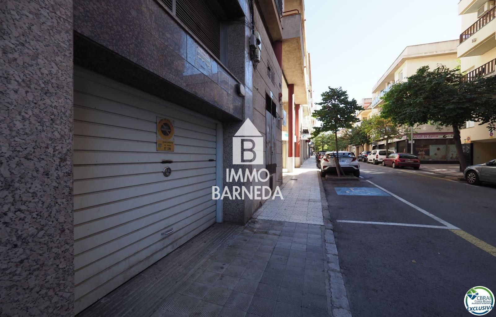 Plaza garaje centro Roses