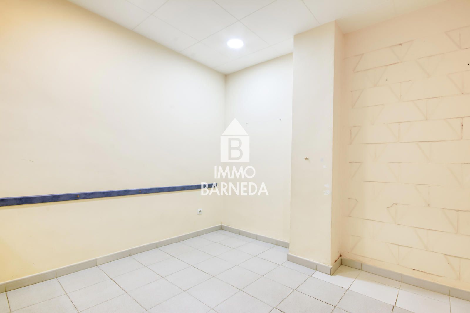 Oportunidad de negocio en el corazón de Roses con divisiones ya habilitadas