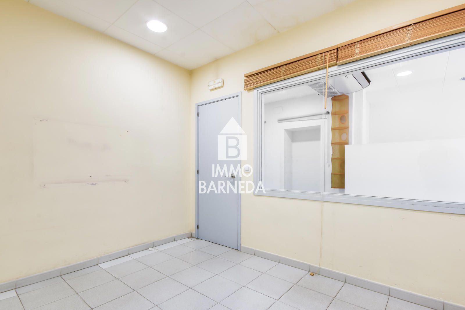 Oportunidad de negocio en el corazón de Roses con divisiones ya habilitadas