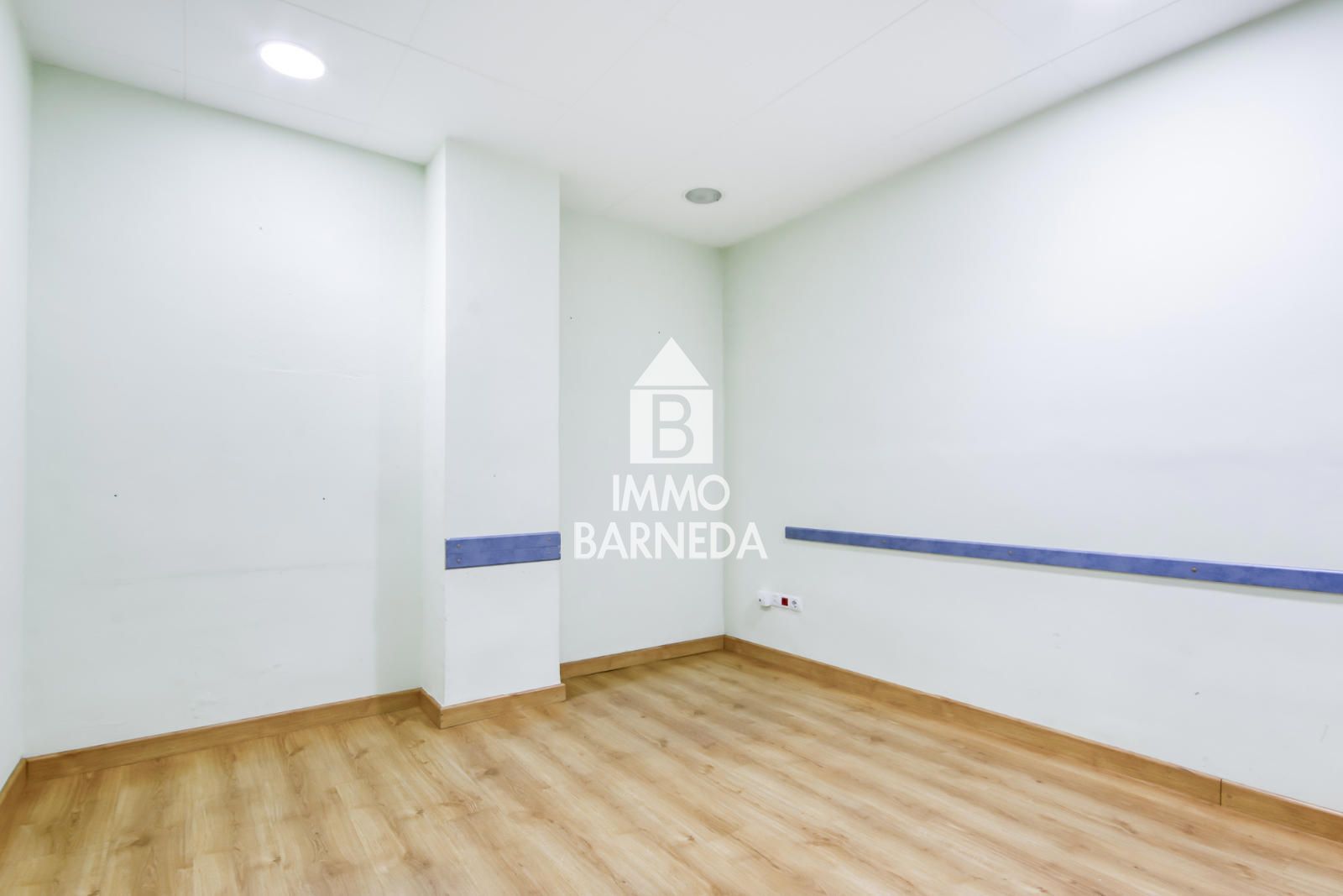 Oportunidad de negocio en el corazón de Roses con divisiones ya habilitadas