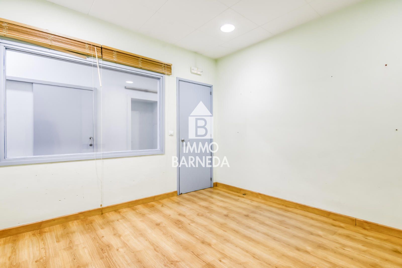 Oportunidad de negocio en el corazón de Roses con divisiones ya habilitadas