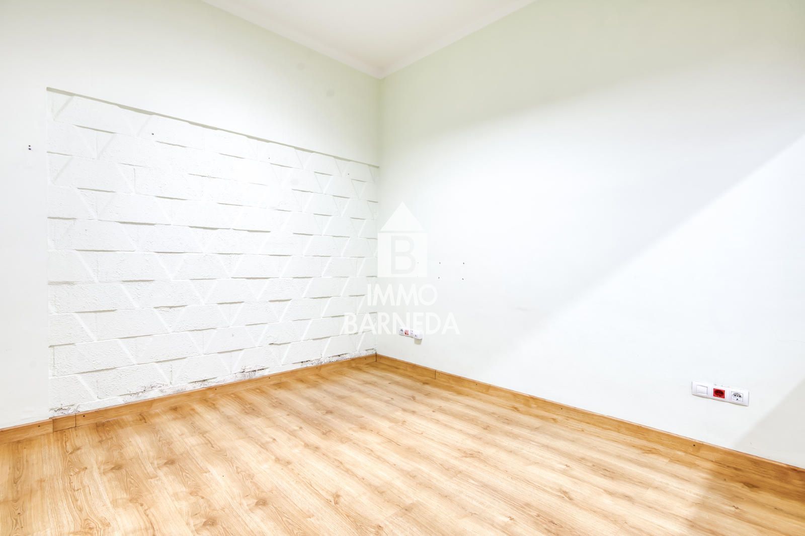 Oportunidad de negocio en el corazón de Roses con divisiones ya habilitadas