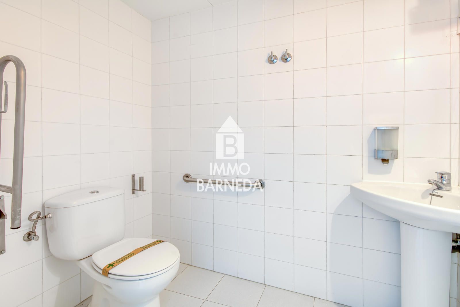 Oportunidad de negocio en el corazón de Roses con divisiones ya habilitadas