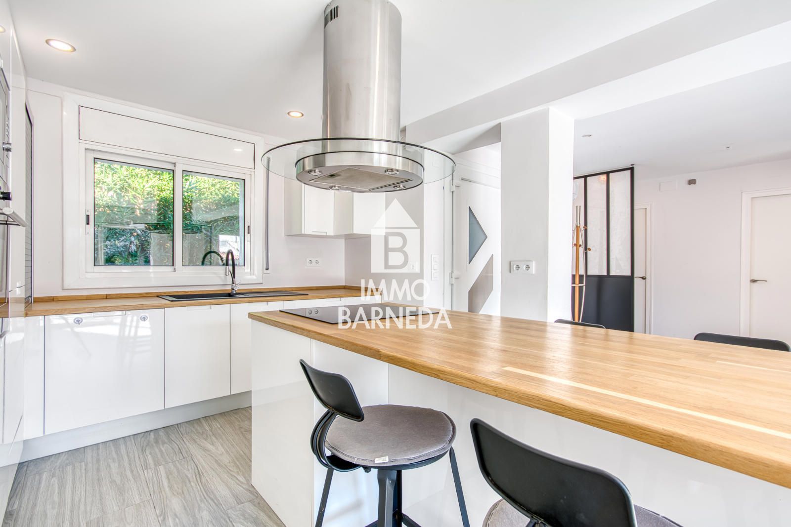 Villa Reformada con piscina privada y licencia turística a 200 metros de la playa de Empuriabrava