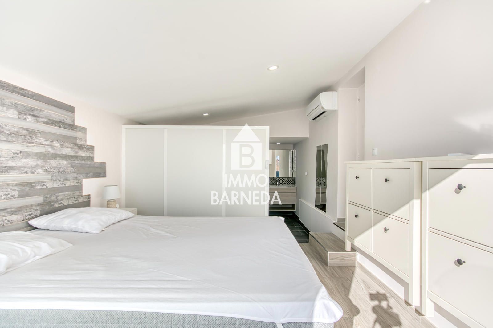 Villa Reformada con piscina privada y licencia turística a 200 metros de la playa de Empuriabrava