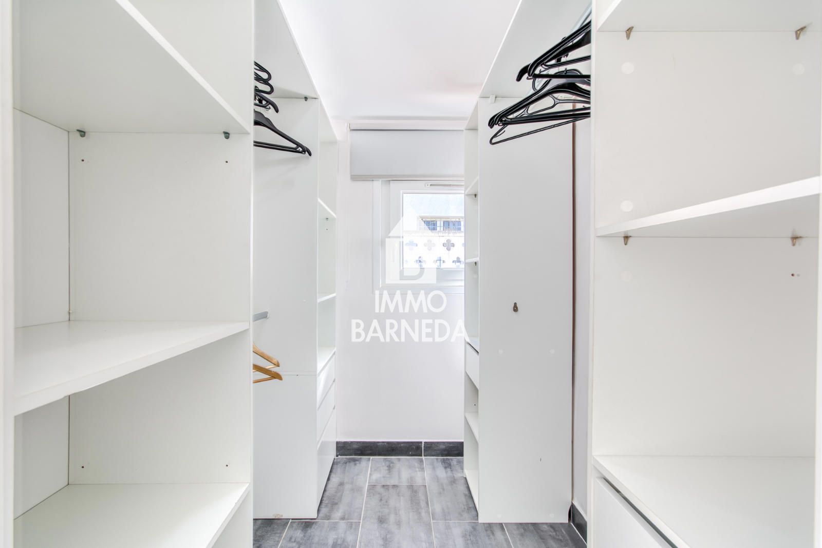 Villa Reformada con piscina privada y licencia turística a 200 metros de la playa de Empuriabrava