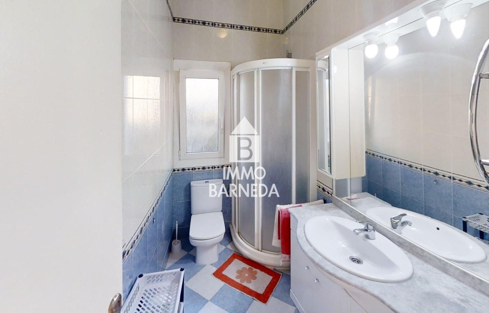 Bright apartment in a residential area with a communal pool