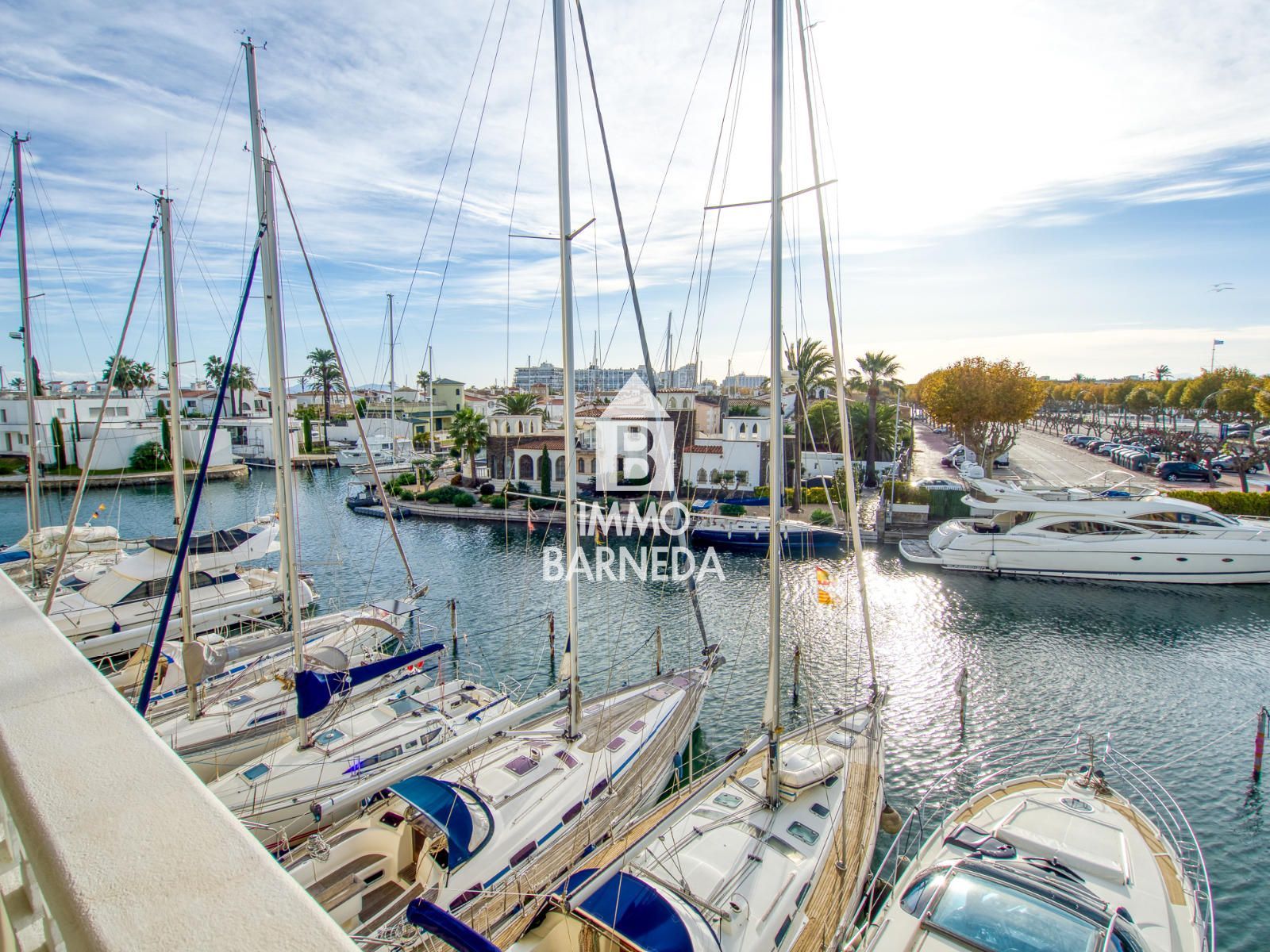 Exclusivo apartamento dúplex en la prestigiosa zona de Caballito de Mar, Empuriabrava