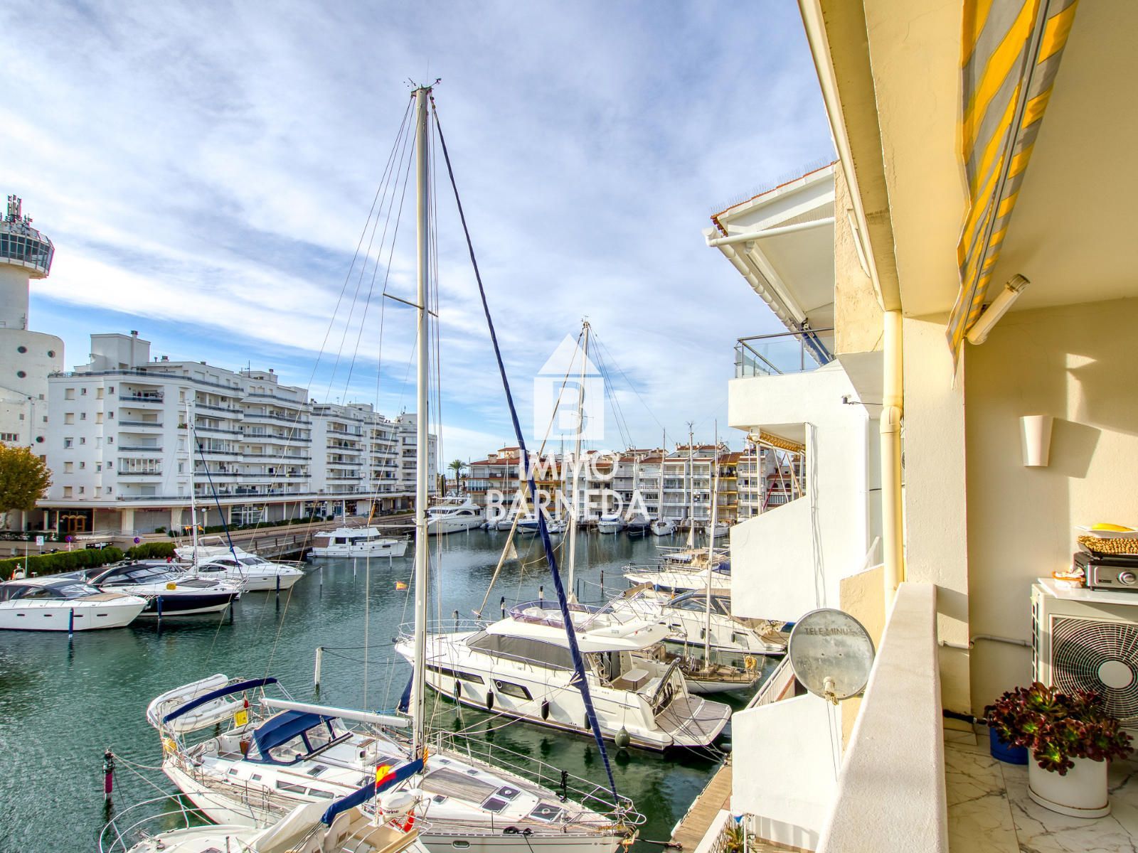 Exclusivo apartamento dúplex en la prestigiosa zona de Caballito de Mar, Empuriabrava