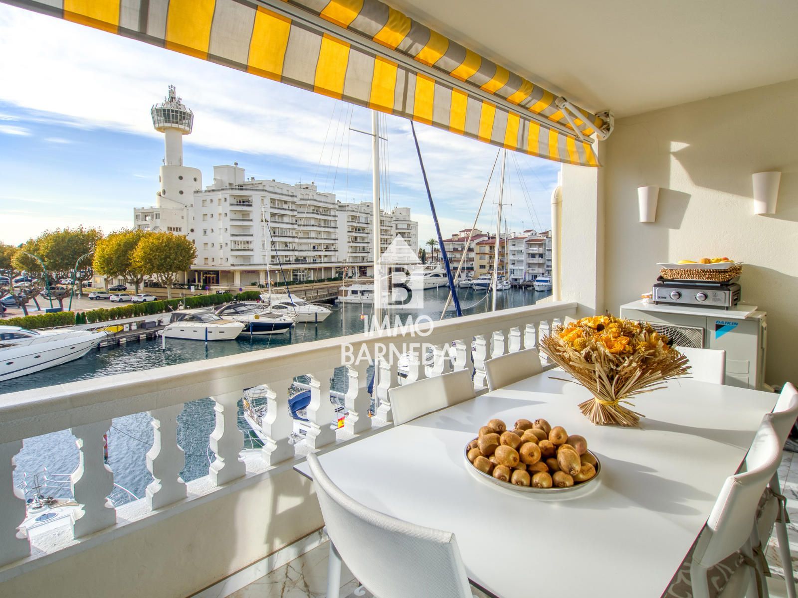 Exclusivo apartamento dúplex en la prestigiosa zona de Caballito de Mar, Empuriabrava