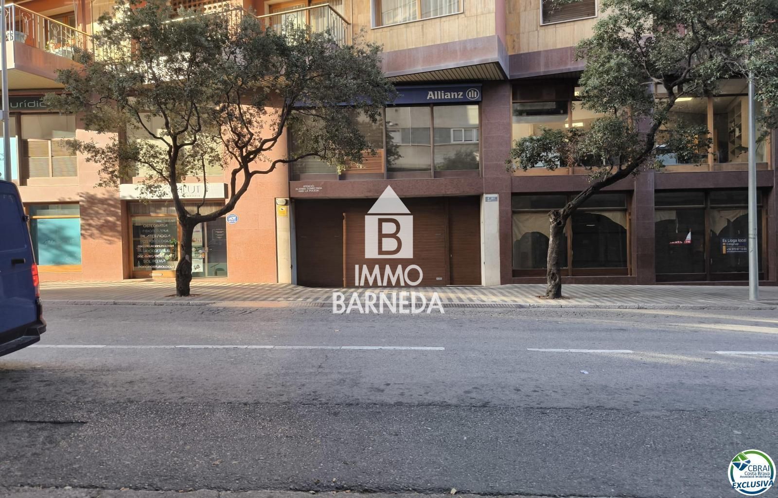 Buena Oportunidad : grande plaza de Parking