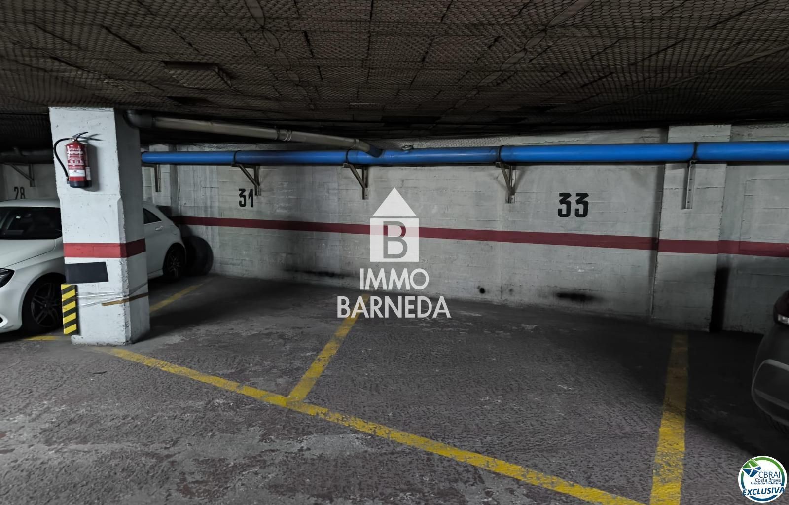 Buena Oportunidad : grande plaza de Parking