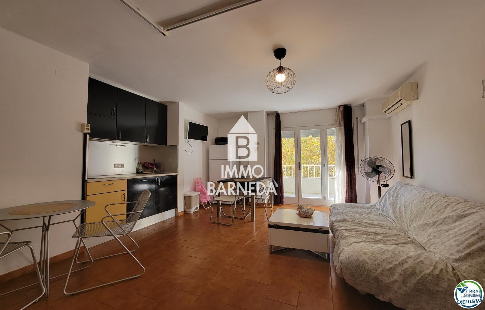 Estudio con balcón cerca del centro de Empuriabrava