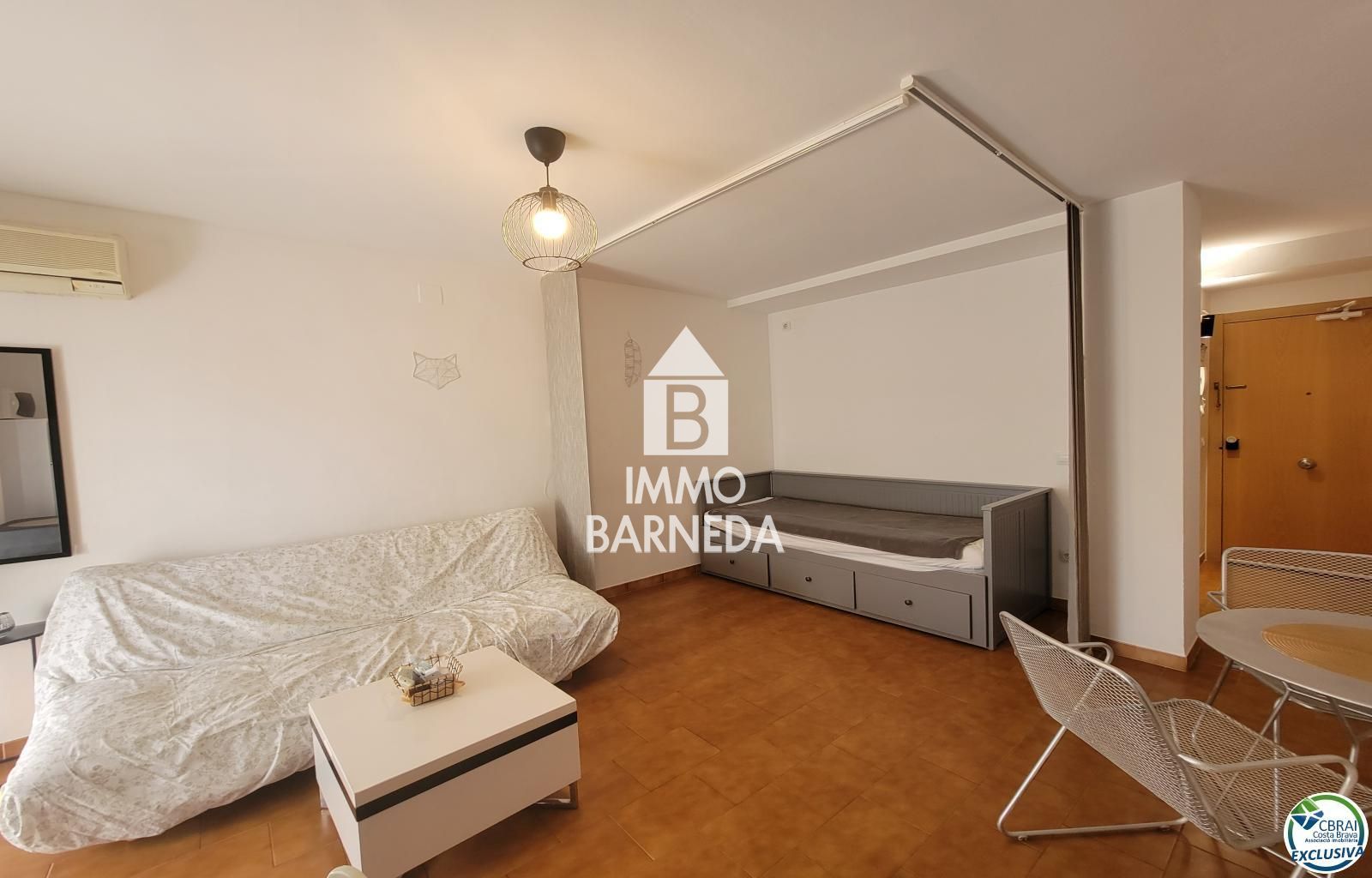 Estudio con balcón cerca del centro de Empuriabrava