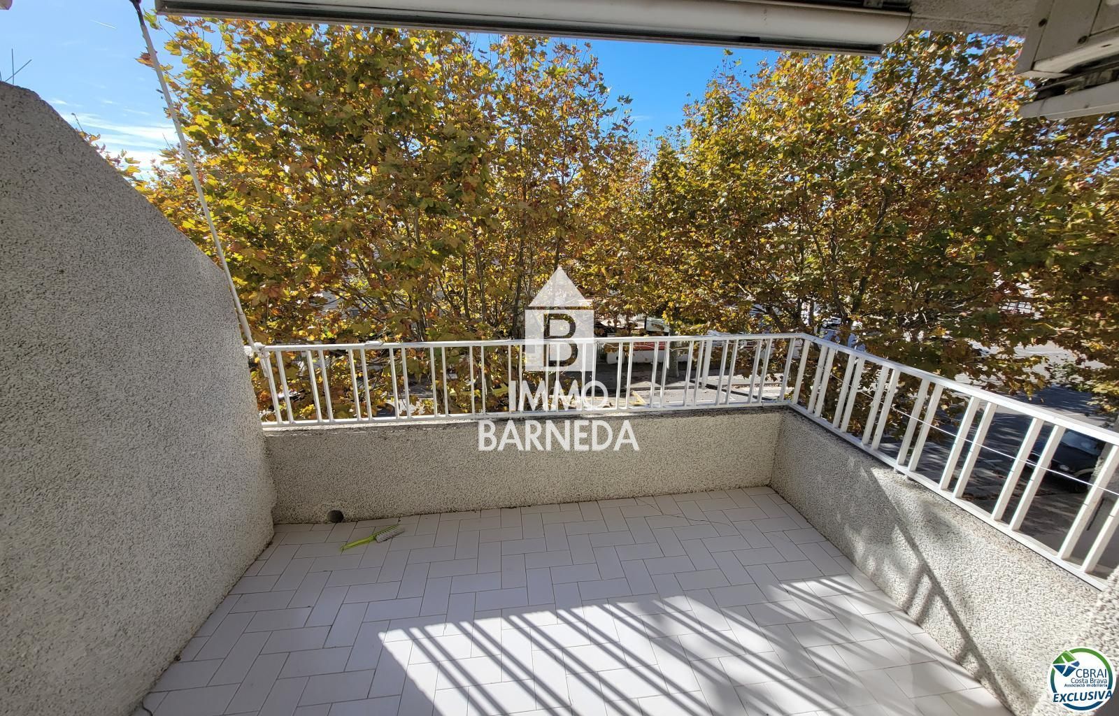 Estudio con balcón cerca del centro de Empuriabrava