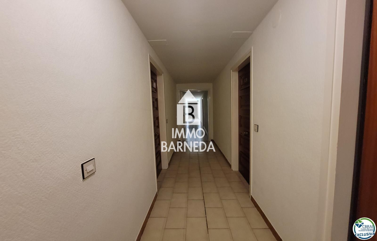 Estudio con balcón cerca del centro de Empuriabrava