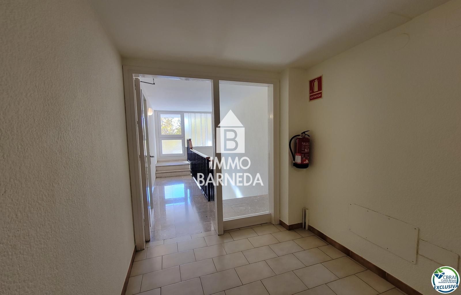 Estudio con balcón cerca del centro de Empuriabrava