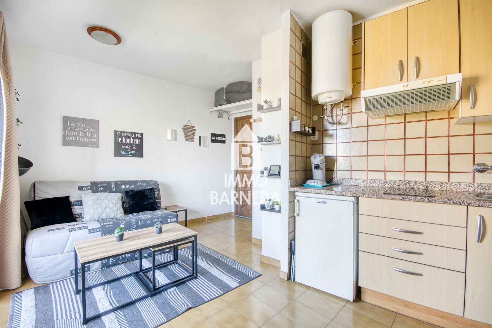 Gemütliches Studio mit geschlossener Terrasse im Sektor Flamicell