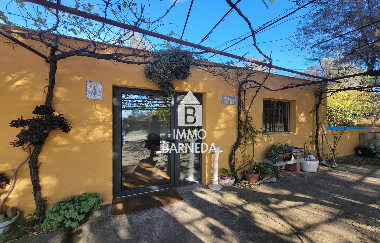 Terrains ruraux avec oliveraie et autonomie énergétique