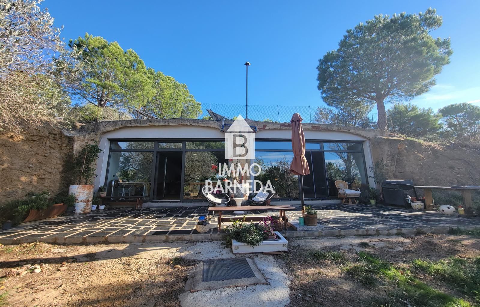 Terrains ruraux avec oliveraie et autonomie énergétique