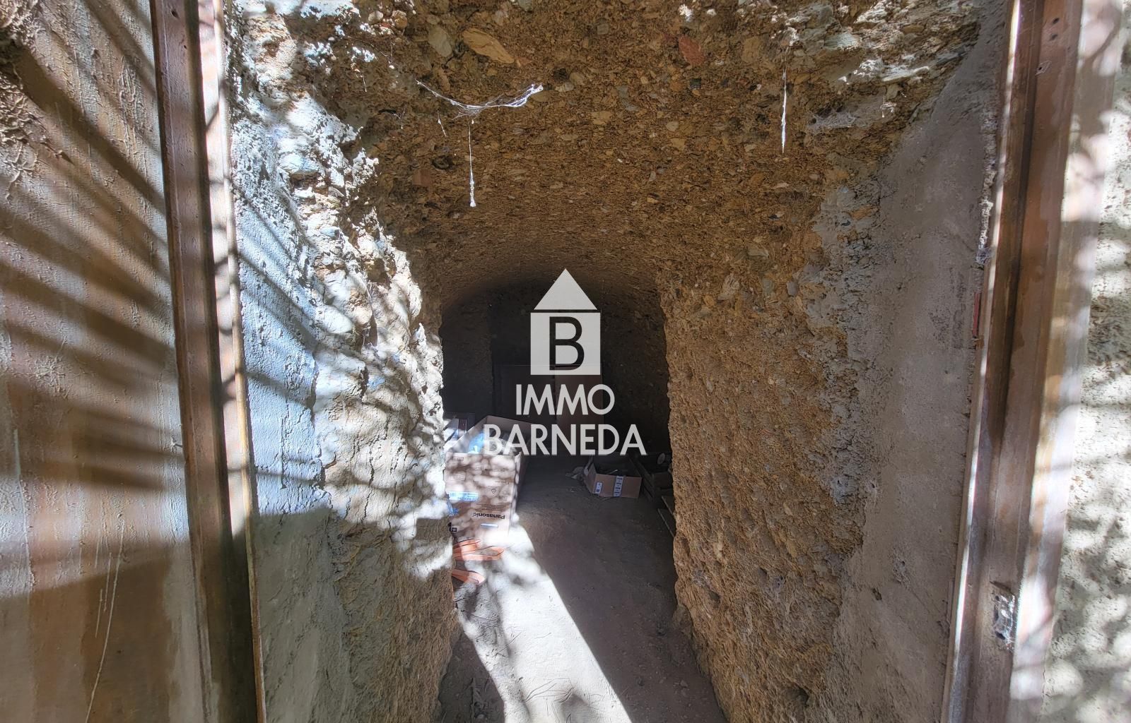 Terrains ruraux avec oliveraie et autonomie énergétique