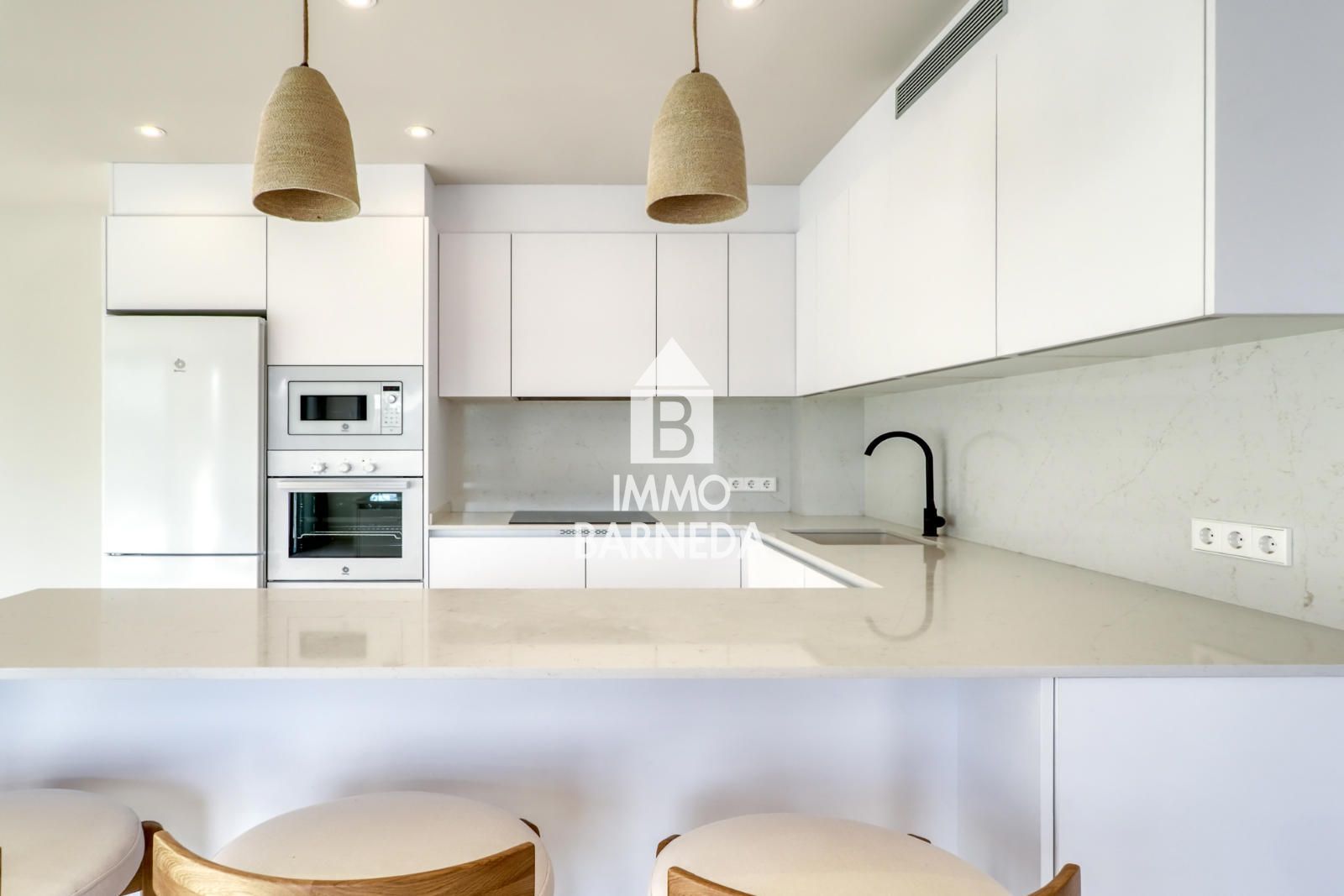 Exclusiva vivienda de obra nueva con piscina y jardín en Mas Buscà, Roses