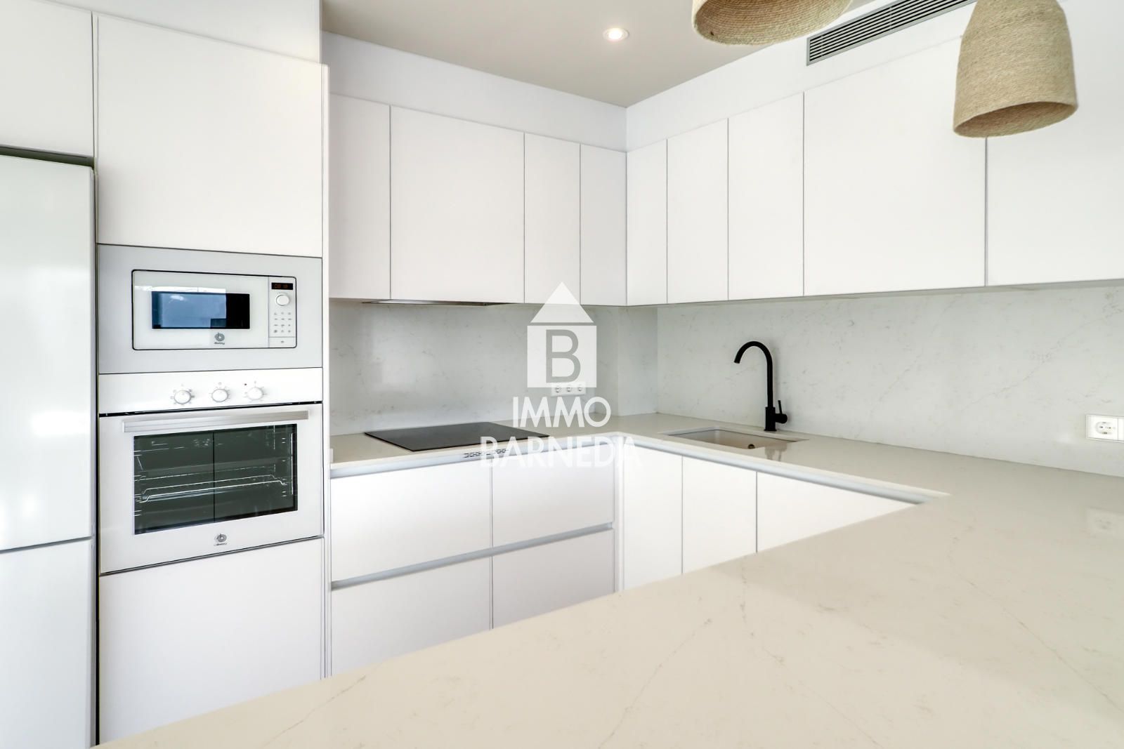 Exclusiva vivienda de obra nueva con piscina y jardín en Mas Buscà, Roses