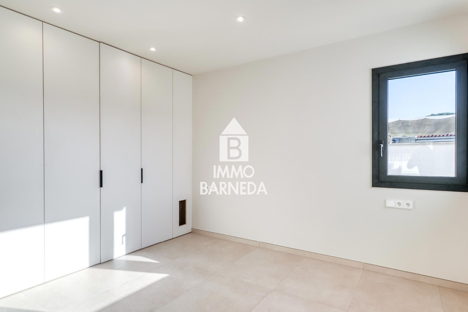 Exclusiva vivienda de obra nueva con piscina y jardín en Mas Buscà, Roses