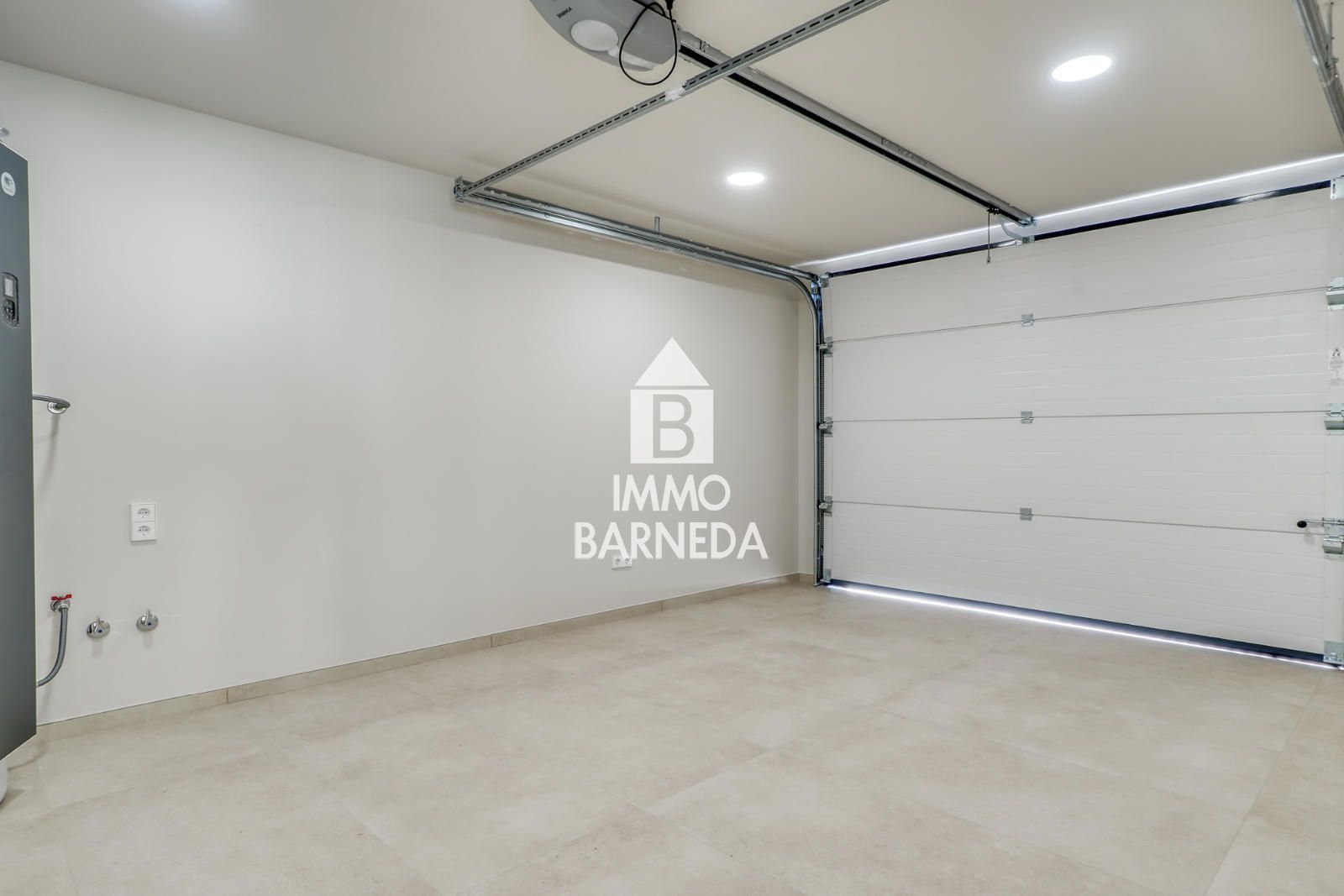 Exclusiva vivienda de obra nueva con piscina y jardín en Mas Buscà, Roses