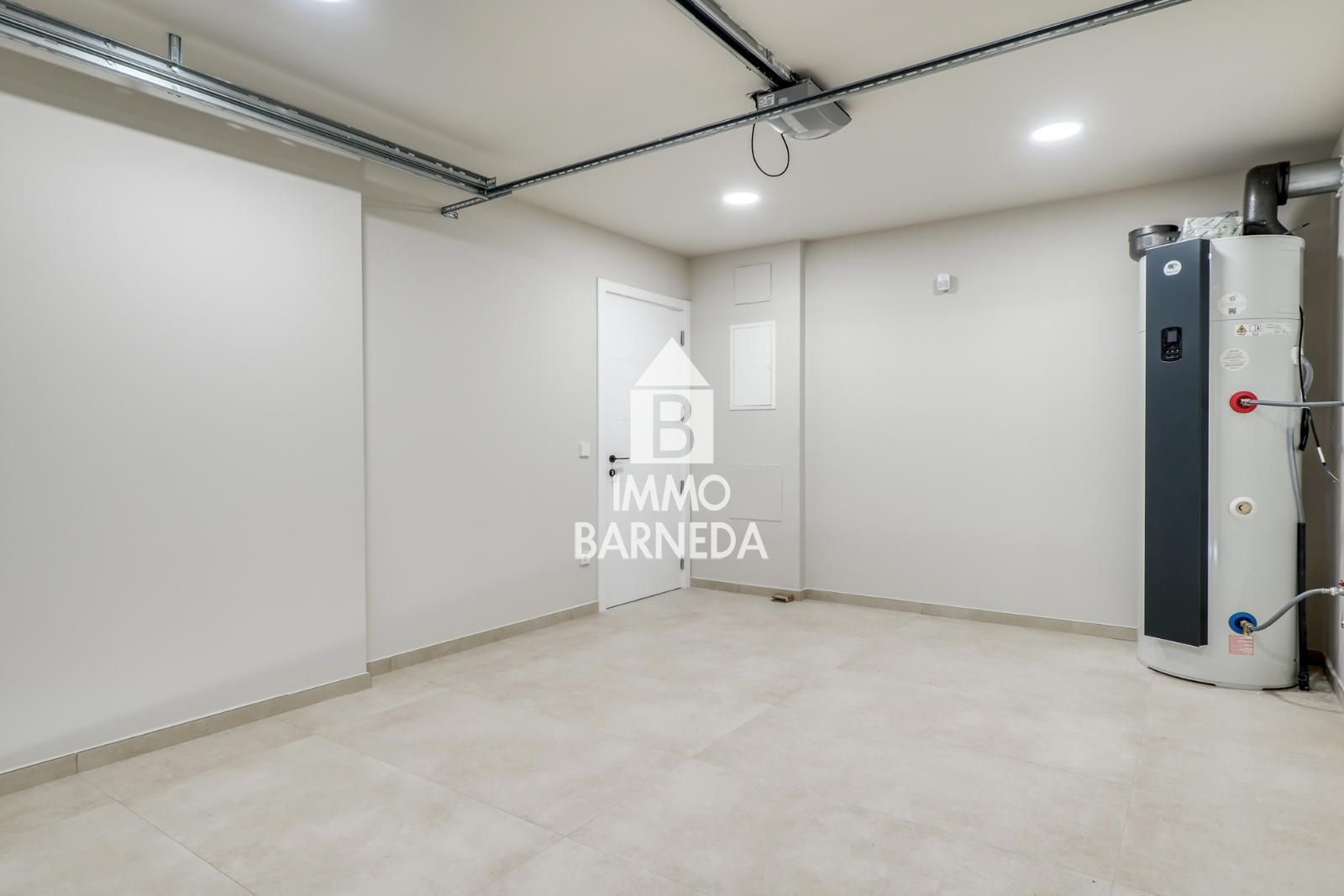 Exclusiva vivienda de obra nueva con piscina y jardín en Mas Buscà, Roses
