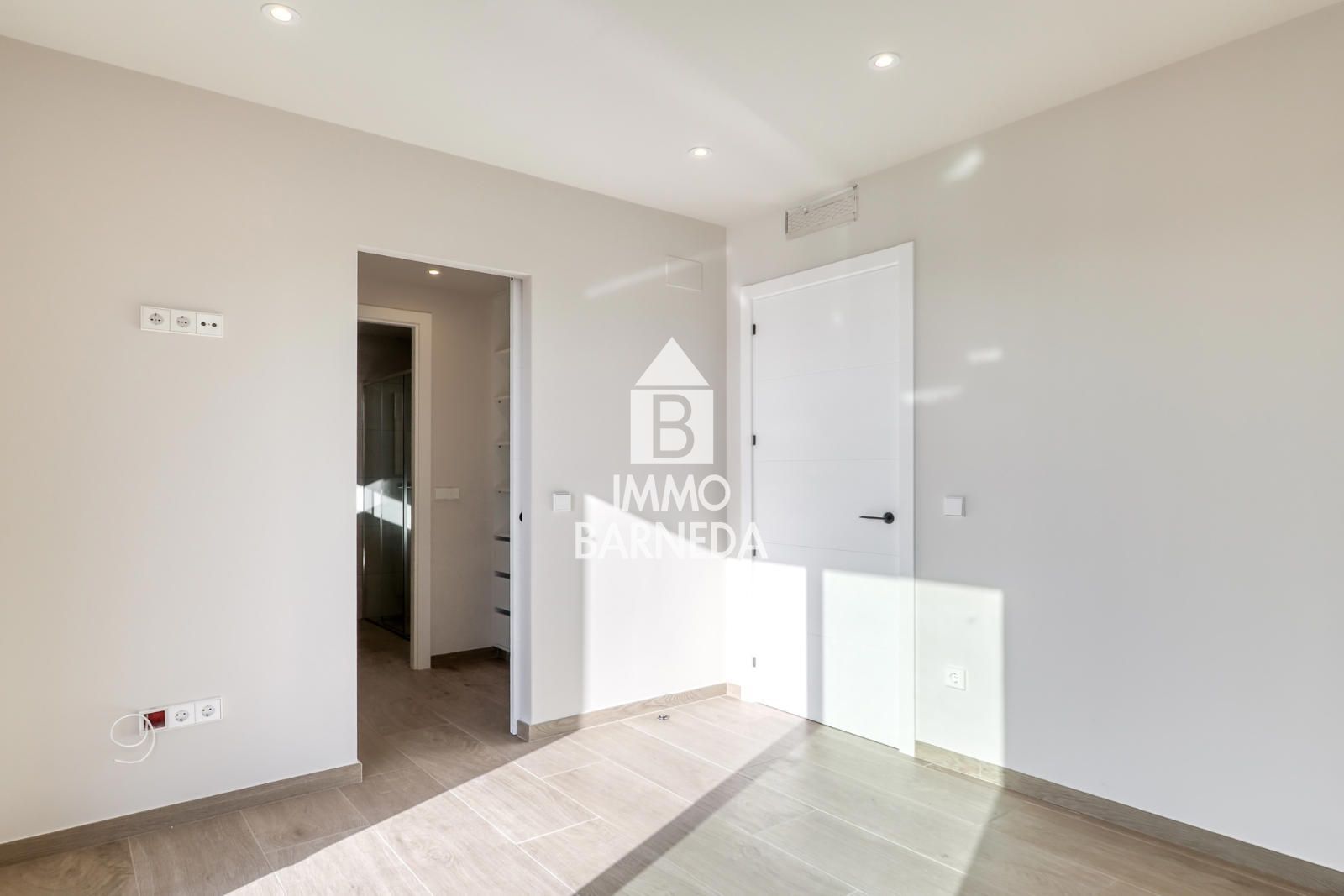 Exclusiva vivienda de obra nueva con piscina y jardín en Mas Buscà, Roses