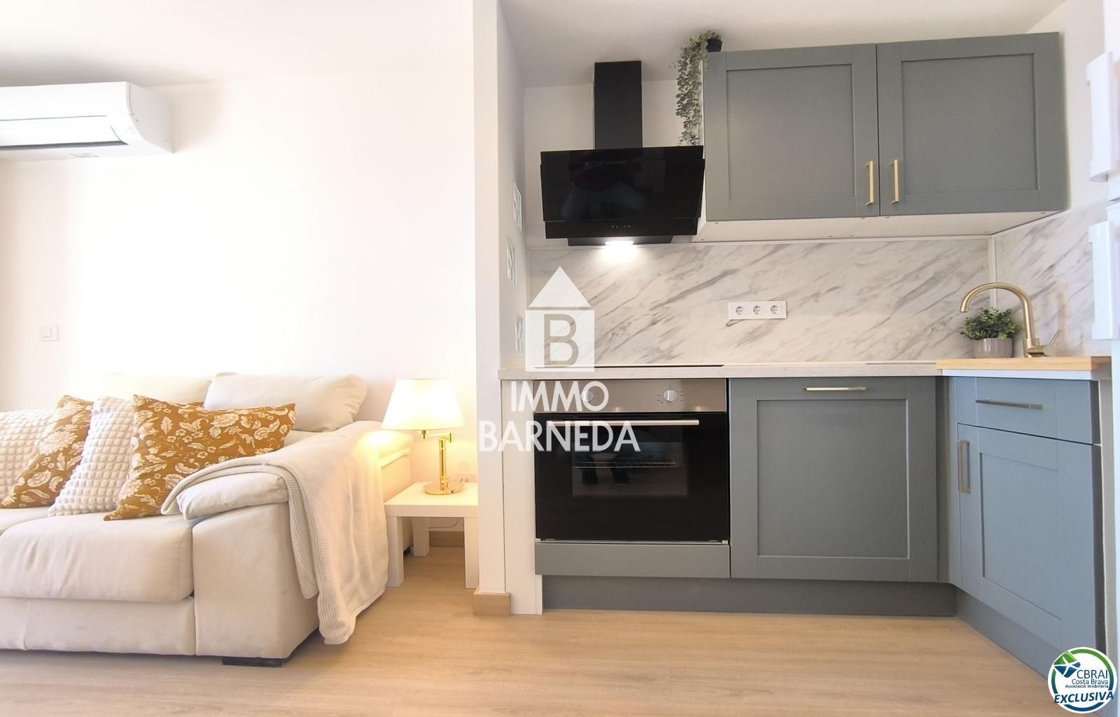 Appartement en première ligne de mer, rénové, avec terrasse et vue sur la mer