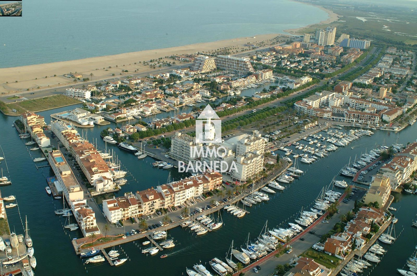 Appartement en première ligne de mer, rénové, avec terrasse et vue sur la mer