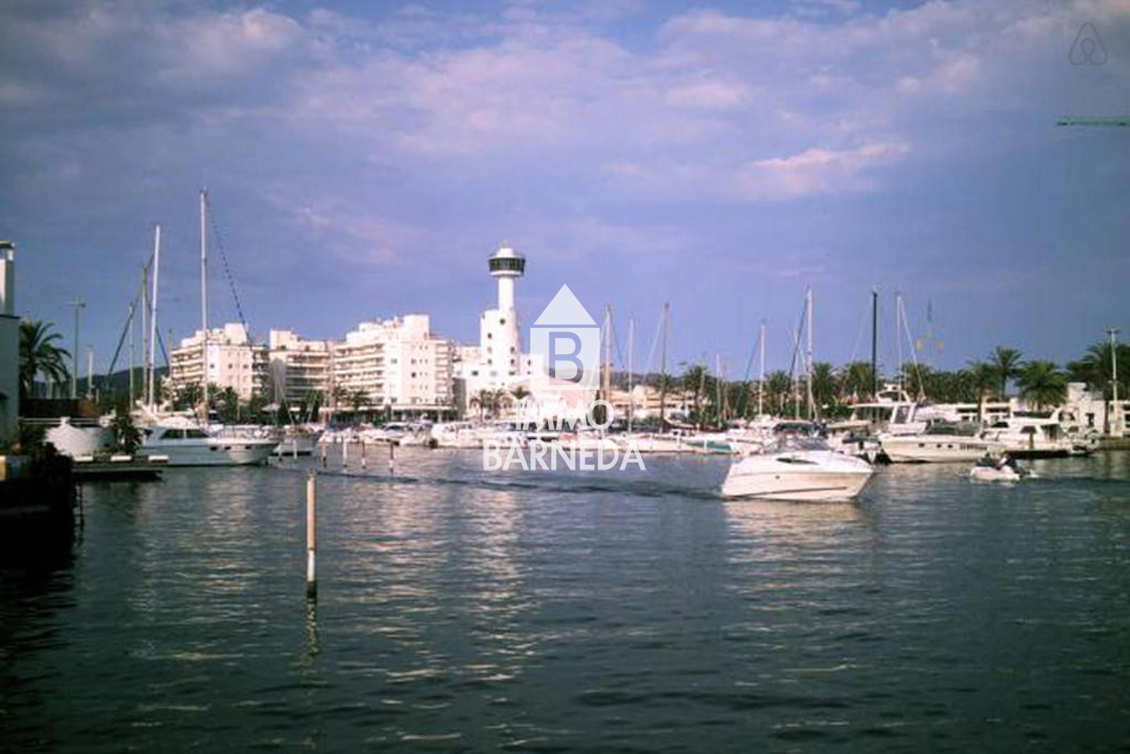 Appartement en première ligne de mer, rénové, avec terrasse et vue sur la mer