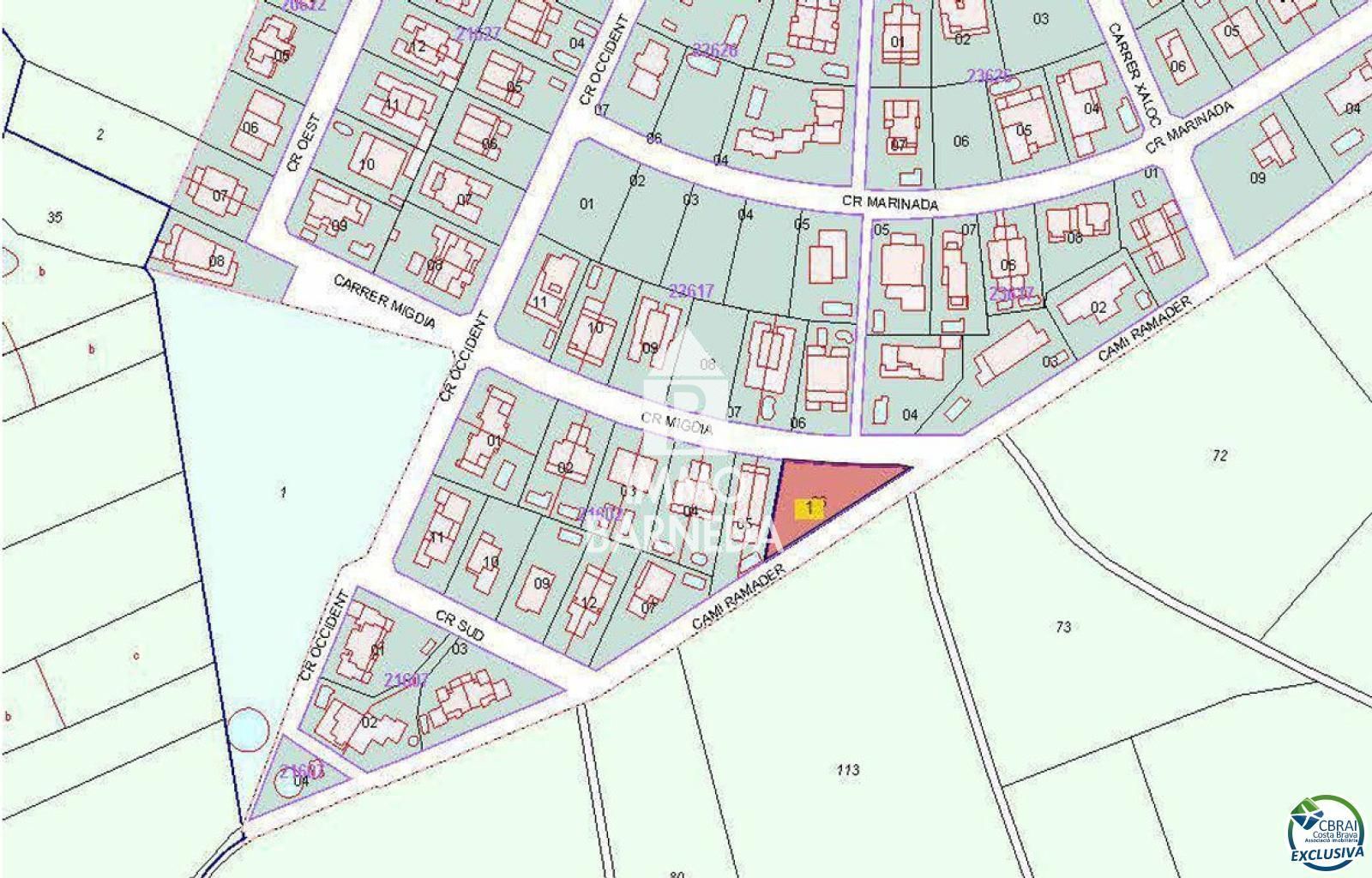 Terreno urbano edificable de 777 m² ubicado en Mas Pau