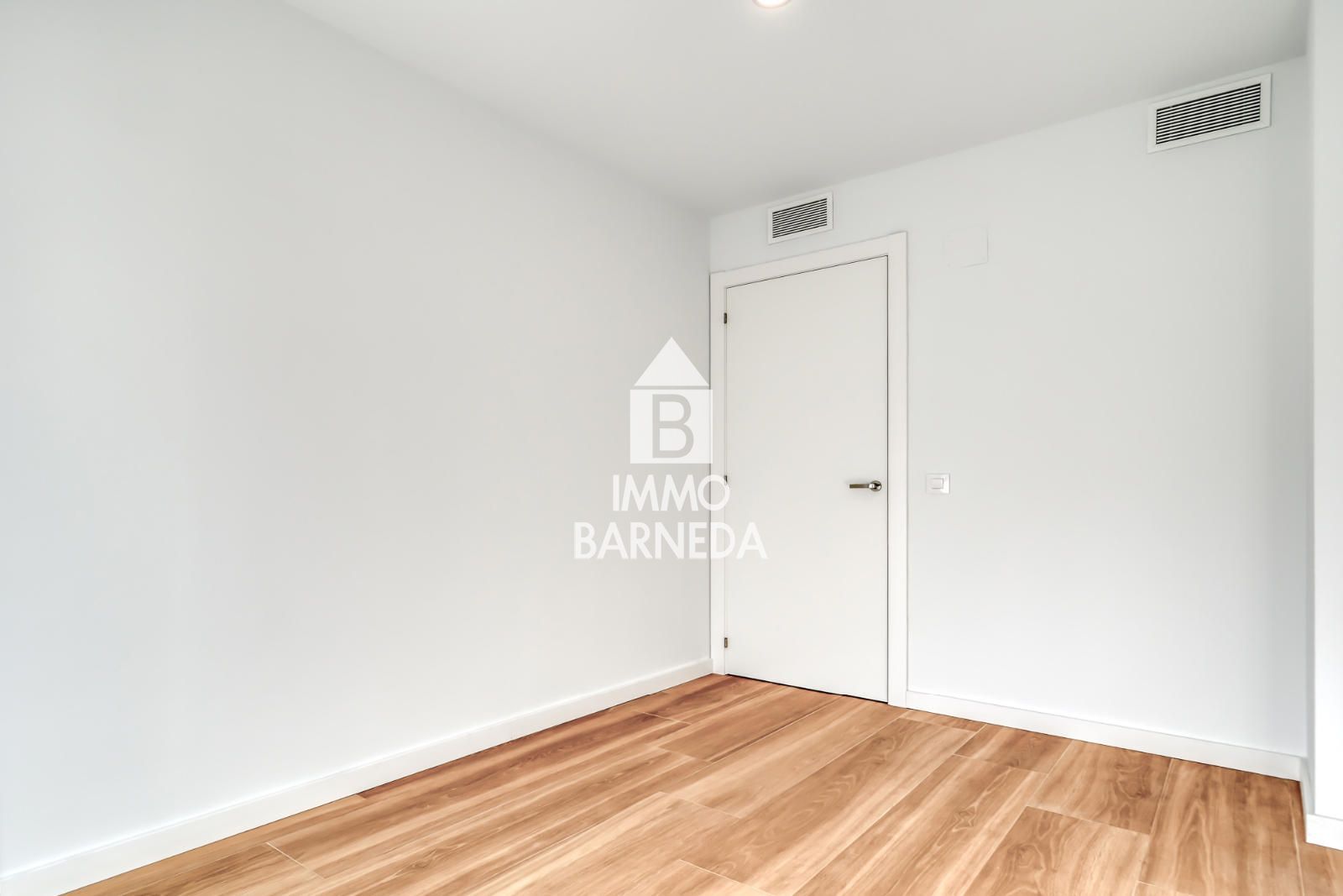 ¡Últimos Apartamentos de Obra Nueva en el Corazón de Roses!