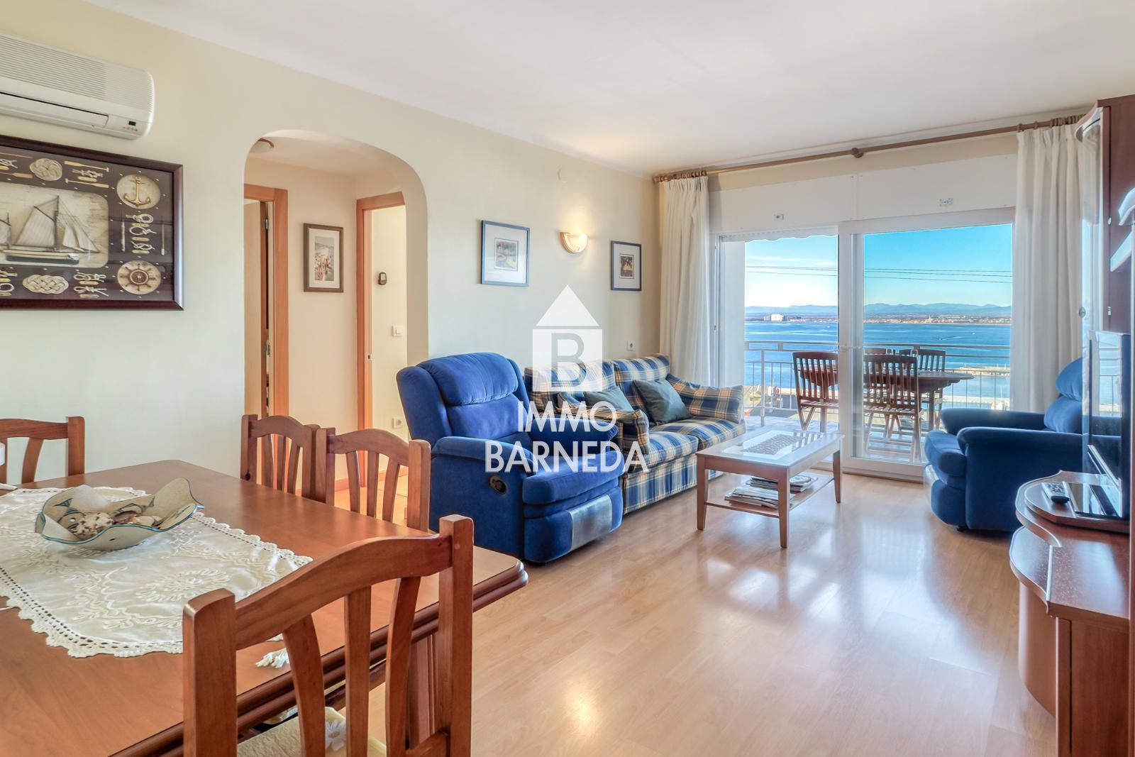 Exclusive property with panoramic views of the sea and the port of Roses