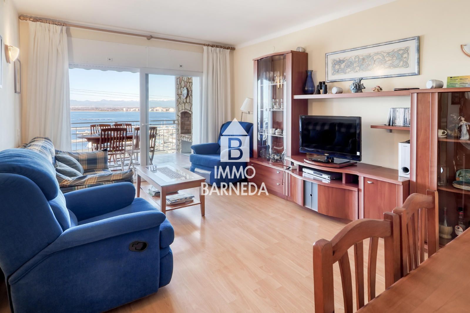 Exclusive property with panoramic views of the sea and the port of Roses