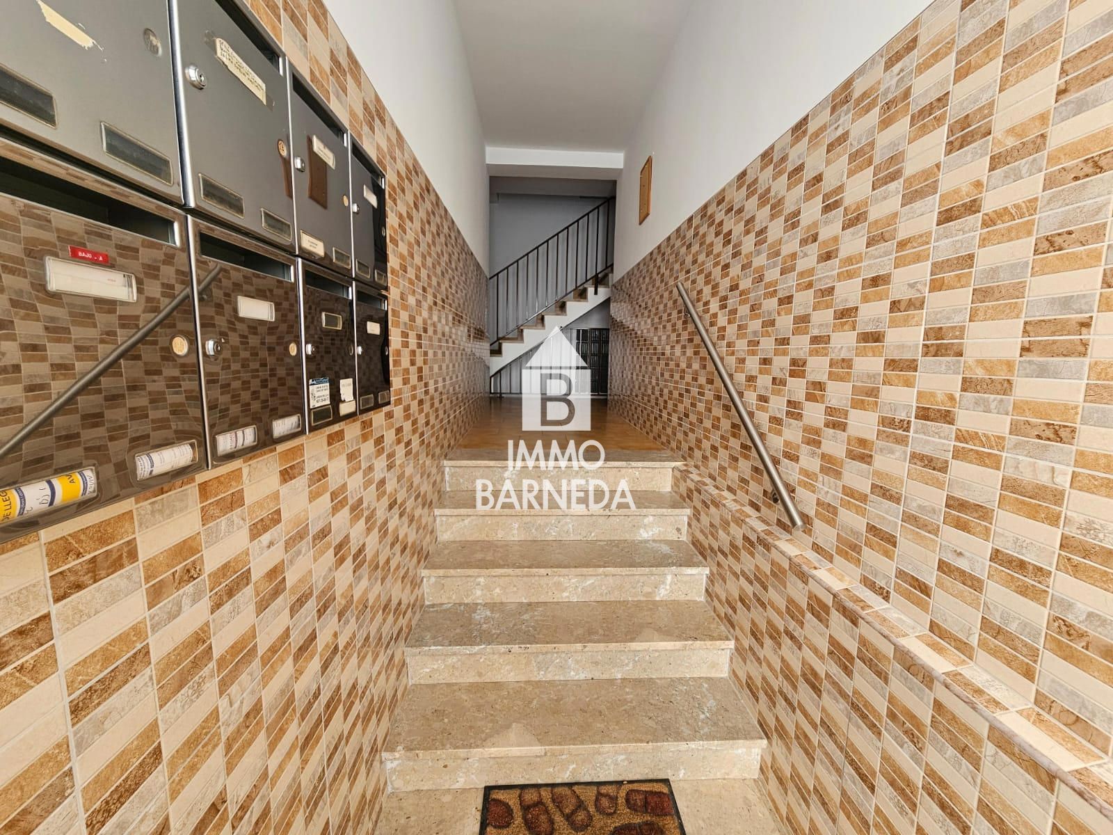 Ground floor apartment with patios in a quiet area of Roses town centre, 100 m from the beach